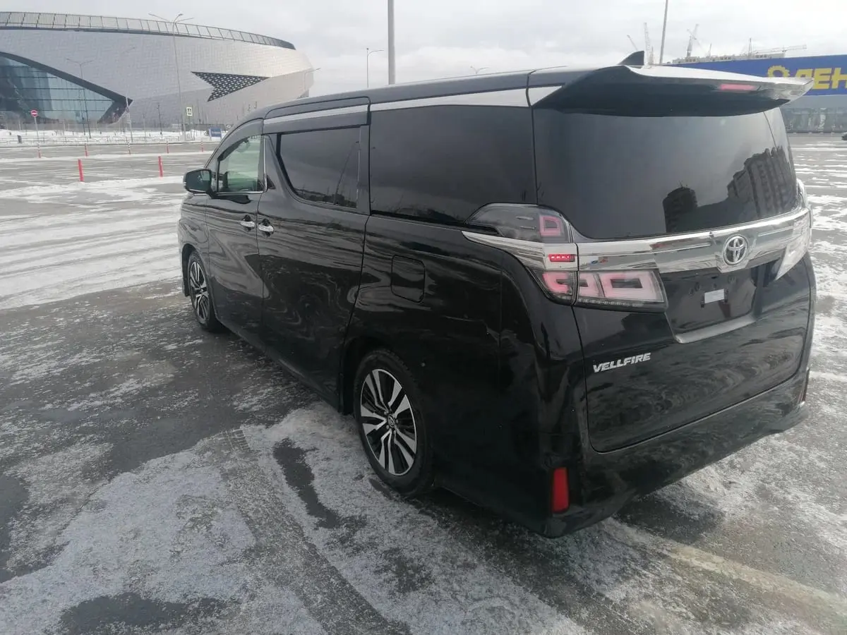 Микроавтобус Toyota Vellfire 6 мест