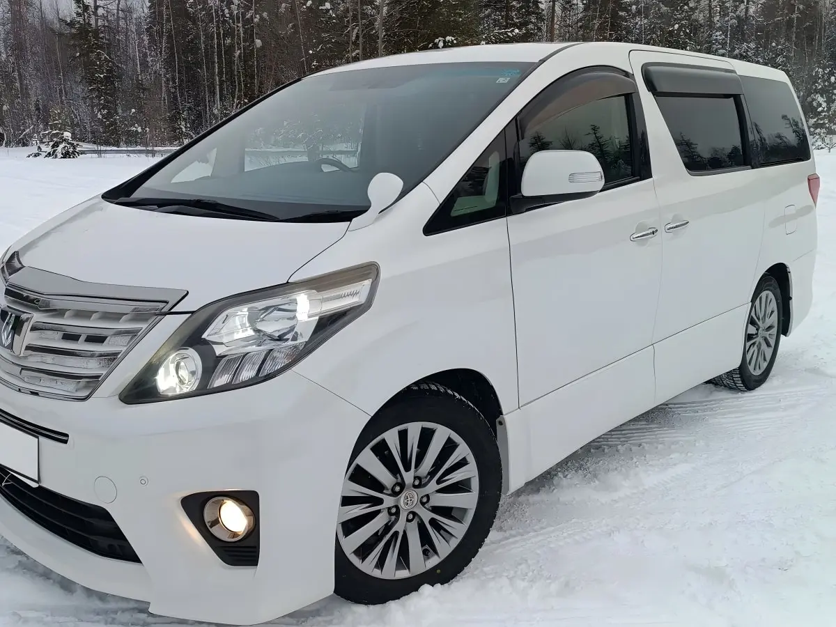 Микроавтобус Тойота Альфард